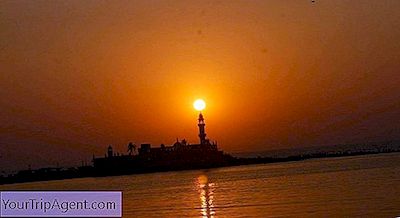 The Sufi Of Mumbai: Haji Ali Dargah