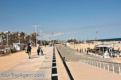 Um Guia Local Para A Praia De Bogatell, Barcelona